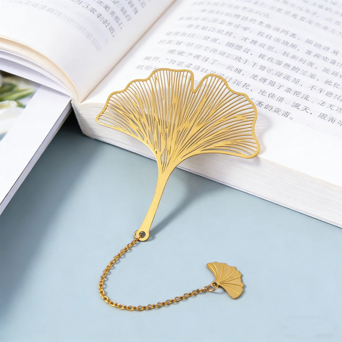 Marcapáginas con forma de hoja de Ginkgo, marcapáginas de metal con hojas de ginkgo huecas, un regalo perfecto para los amantes de los libros, bonito y genial para libros.