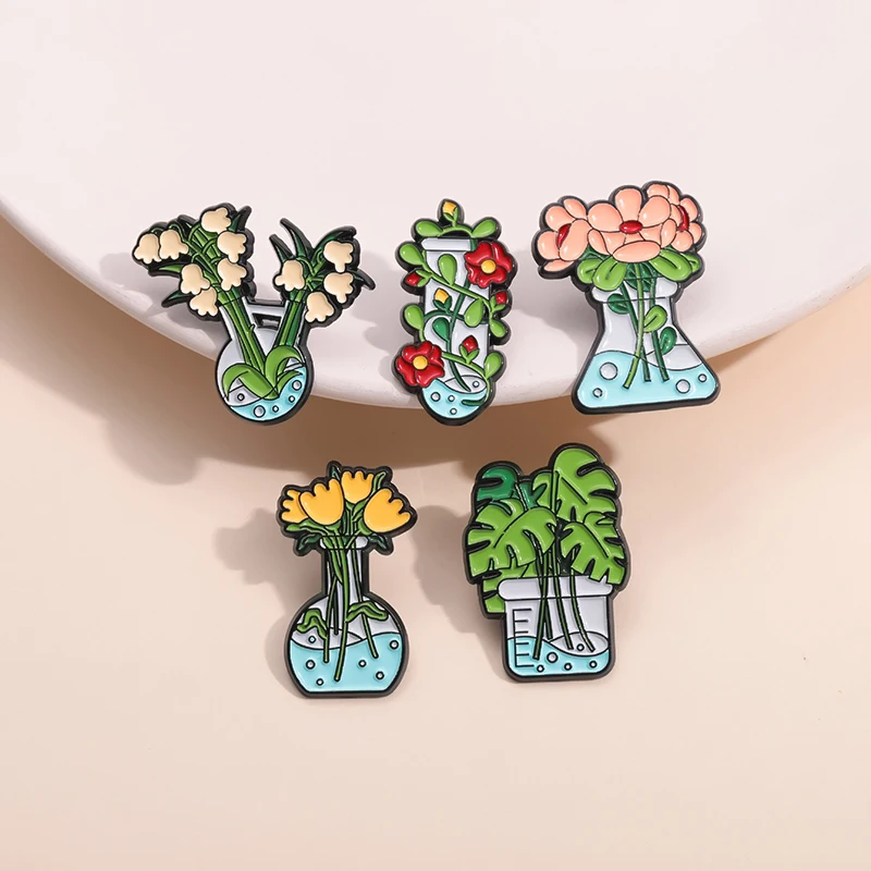 Beautify Plant Flower Vase Brooch Enamel Pins Funny Cute Metal Brooches Backpack Lapel Badge Decoration Jewelry Gift for Friends