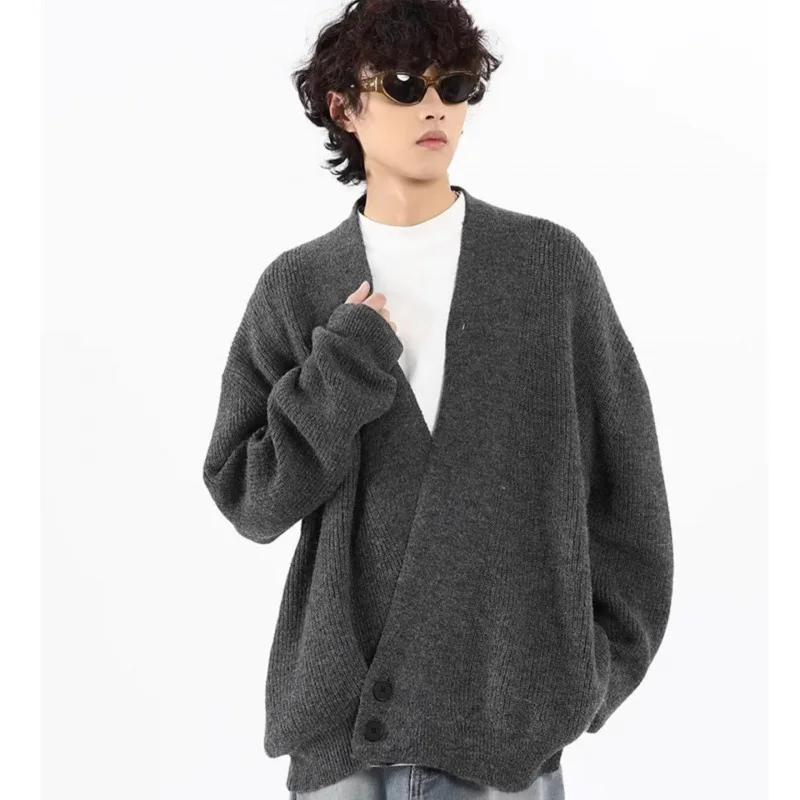 Unisex-Strickjacke 2025, Herbst, neue Cleanfit-Herren-Strickjacke mit V-Ausschnitt, Kimono, inspirierte Lazy-Strick-Oberbekleidung mit Premium-Atmosphäre