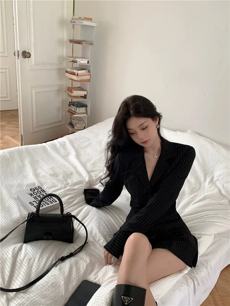 Black Striped Long Sleeve Blouses Women Korean Sexy V-Neck Slim Casual Shirts Y2K Fashion Elegant Office Lady All-match Midi Top