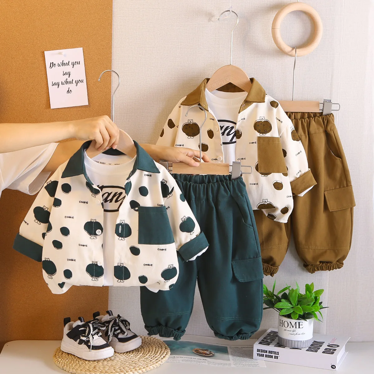 

Autumn 2025 Boys Korean Style 3-Piece Set Pocket Jacket T Shirts Pants Outfit for Toddler Casual Fall Clothes