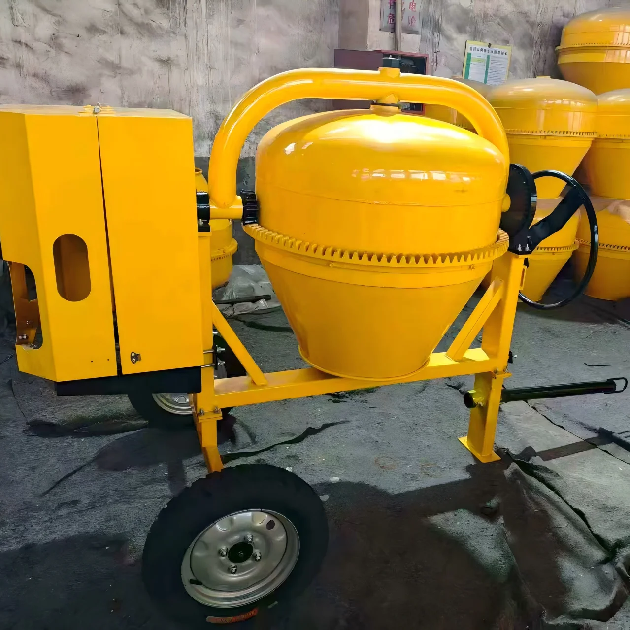 High Quality Portable Self Loading Concrete Mixer Towable Hopper Type