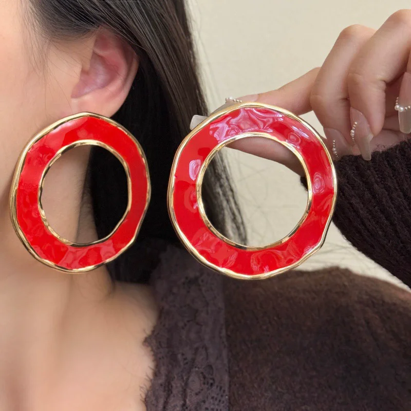 

Vintage Red Enamel Geometric Large Round Metal Stud Earrings For Women Europe America Personality Exaggerated Party Jewelry