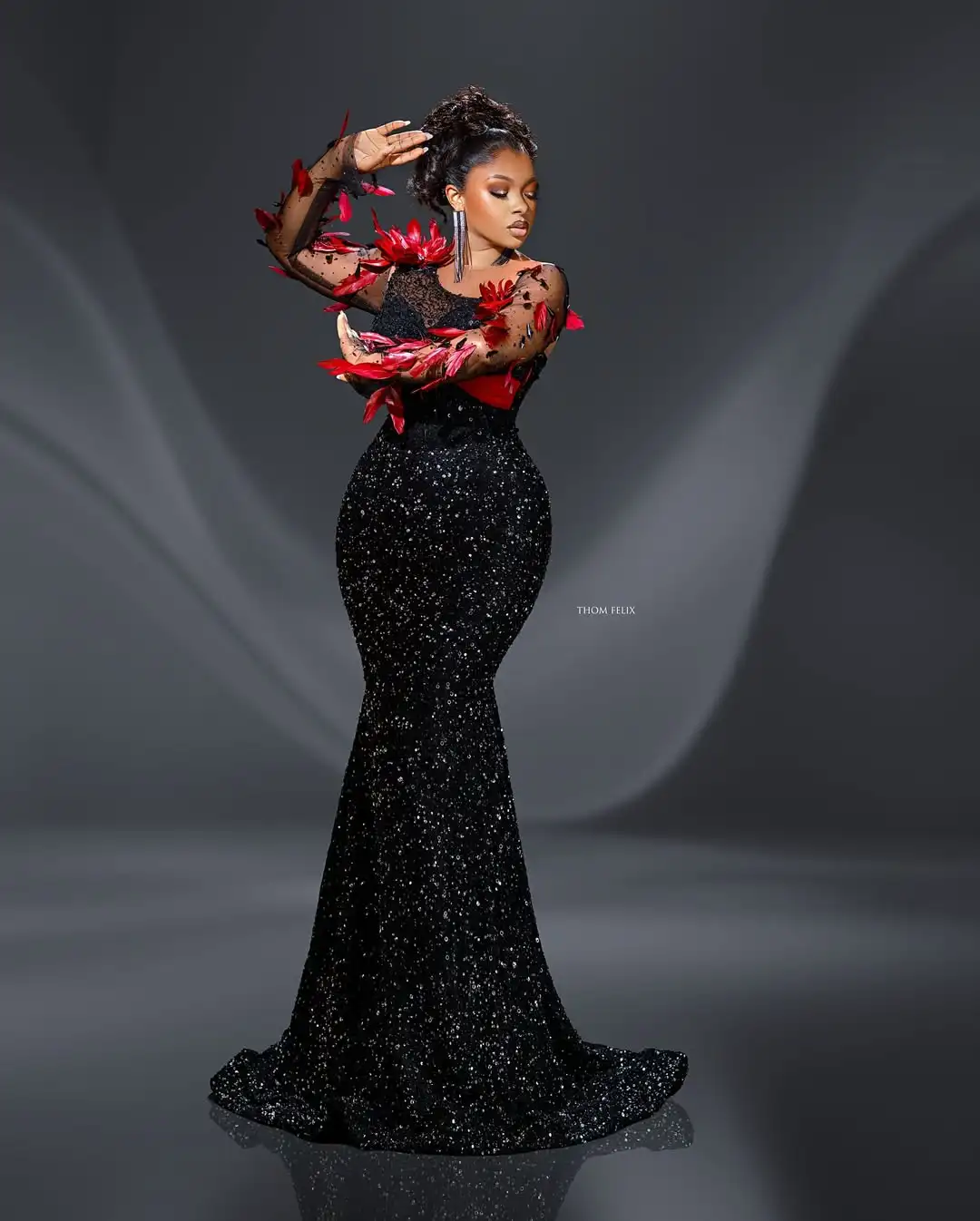 Oszałamiające sukienki wieczorowe z afrykańskiej koronki z cekinami i czerwonymi piórami, unikalna sukienka urodzinowa, sukienka ślubna plus size, druga suknia ślubna, suknia Asoebi.