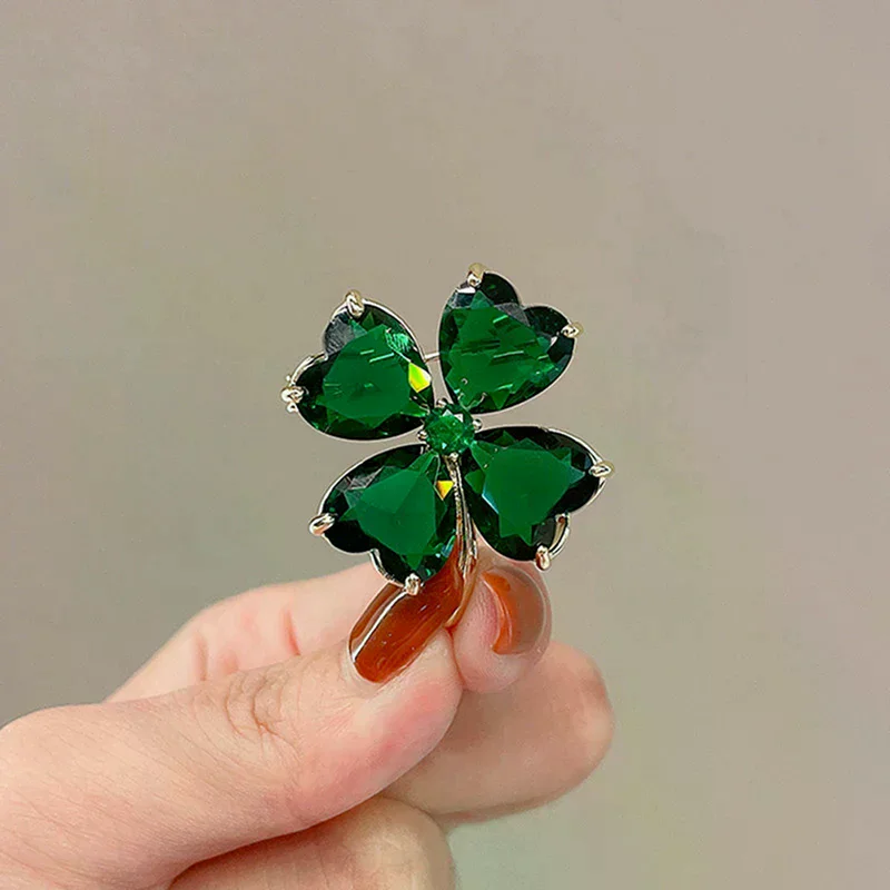 Lucky Four-leaf Clover Brooch French Retro Emerald Corsage Fixed Clothes Pin Buckle Lady Wedding Jewelry Accessories