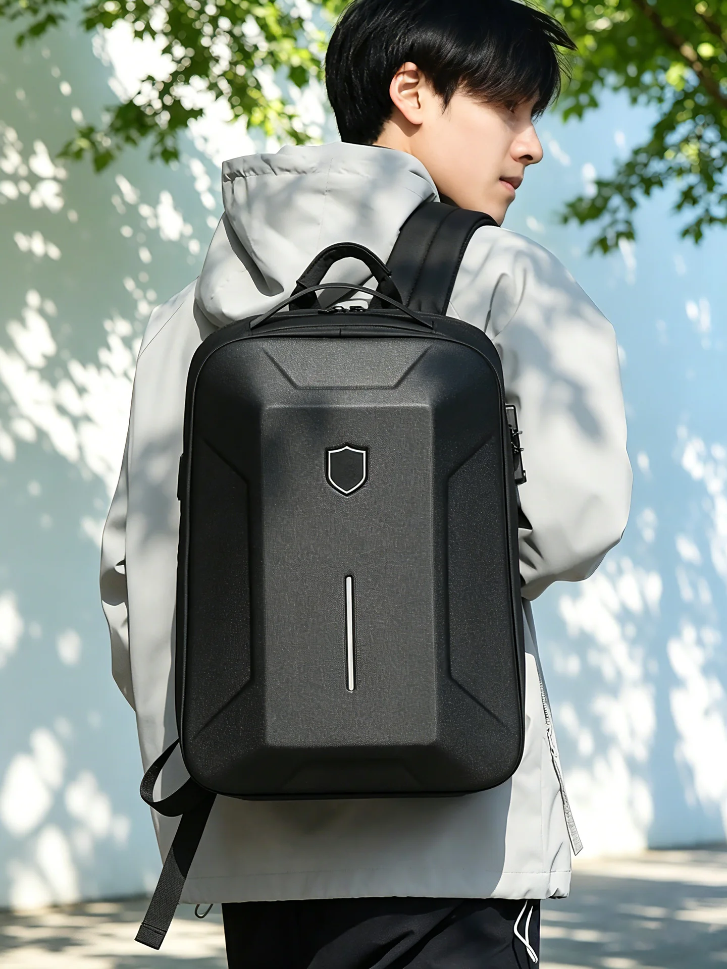 sac-a-dos-pour-ordinateur-portable-de-gaming-et-de-travail-pour-homme-rigide-antivol-etanche-avec-plusieurs-compartiments
