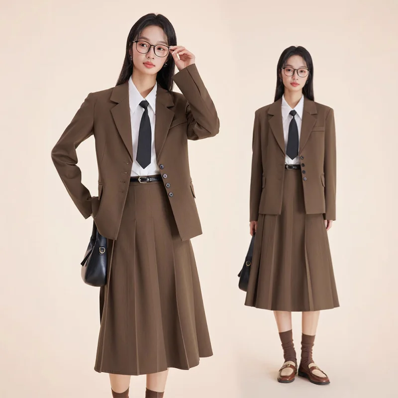 

Костюм в студенческом стиле, костюм с плиссированной юбкой, женский весенне-осенний костюм 20225, новый весенний наряд, высококачественная профессиональная одежда из двух предметов