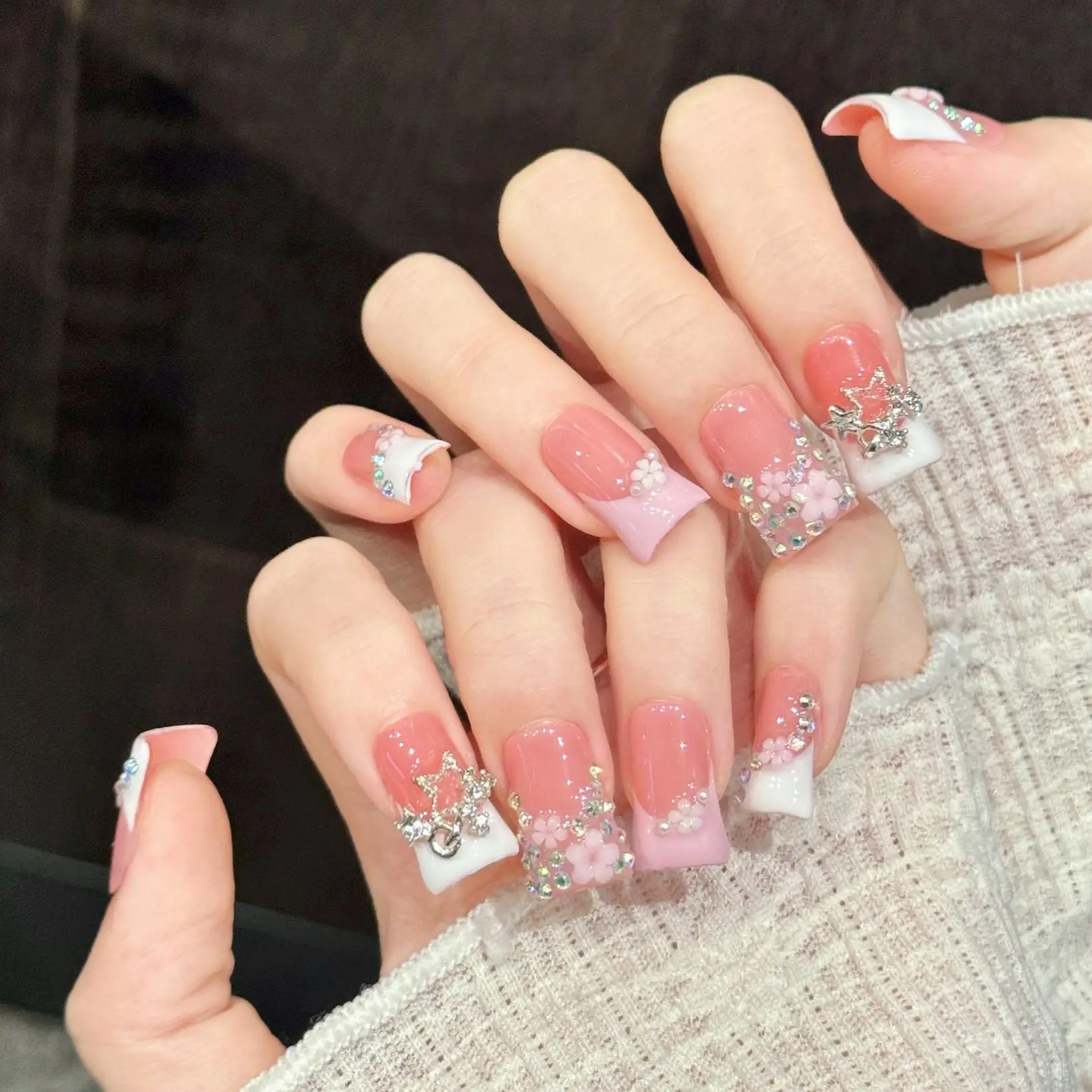 

10pcs Pink White French Fake Nail Short Duckbill Handmade Press on Nails Tips with Flower Diamond Design False Nails for Girls