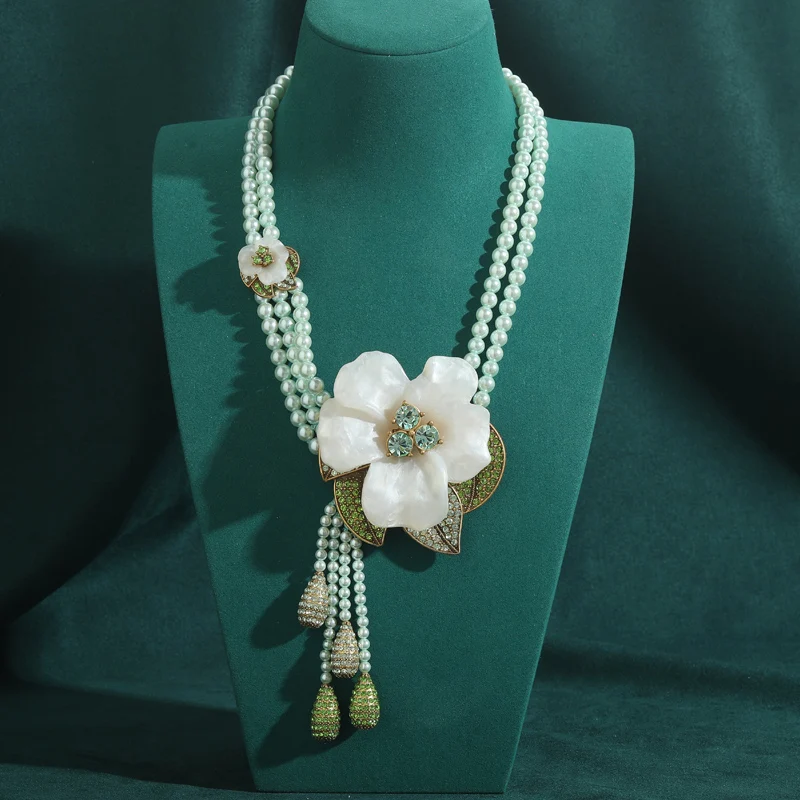 

Vintage Light Green Pearl Necklace Lotus Flower Shell Petal Pendant Summer Jewelry Rhinestone Accessories For Women 2025 New