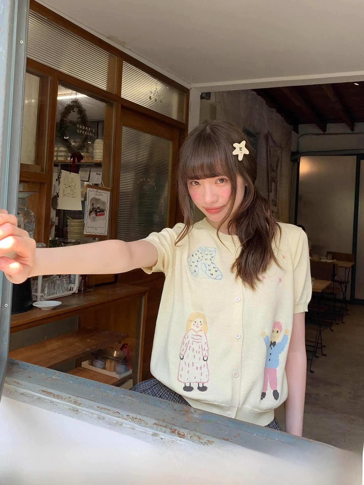 

Вязаный кардиган с коротким рукавом и иллюстрациями в стиле детских альбомов, забавный трикотаж во французском стиле, стандартный крой, полиэстер, вискоза, нейлон