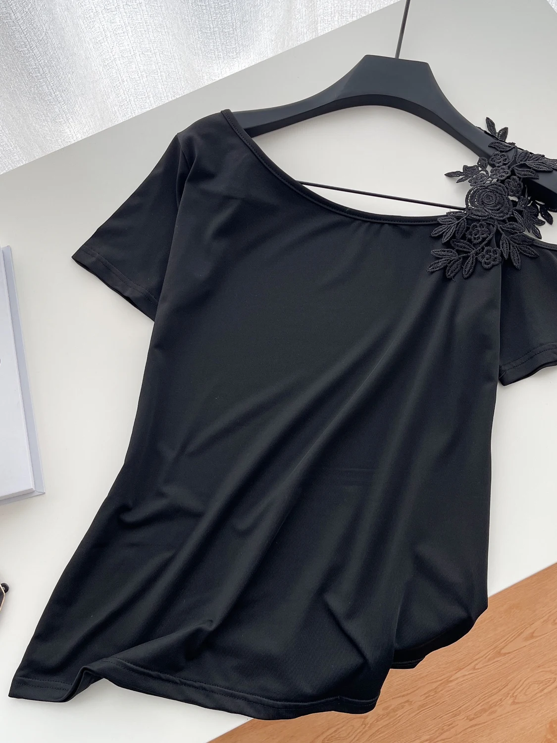 

Ele Embroidered Strap ort Sve T-irt Women's Summer Casual Top Versatile Comfortable Korean Sle Creative Pattern