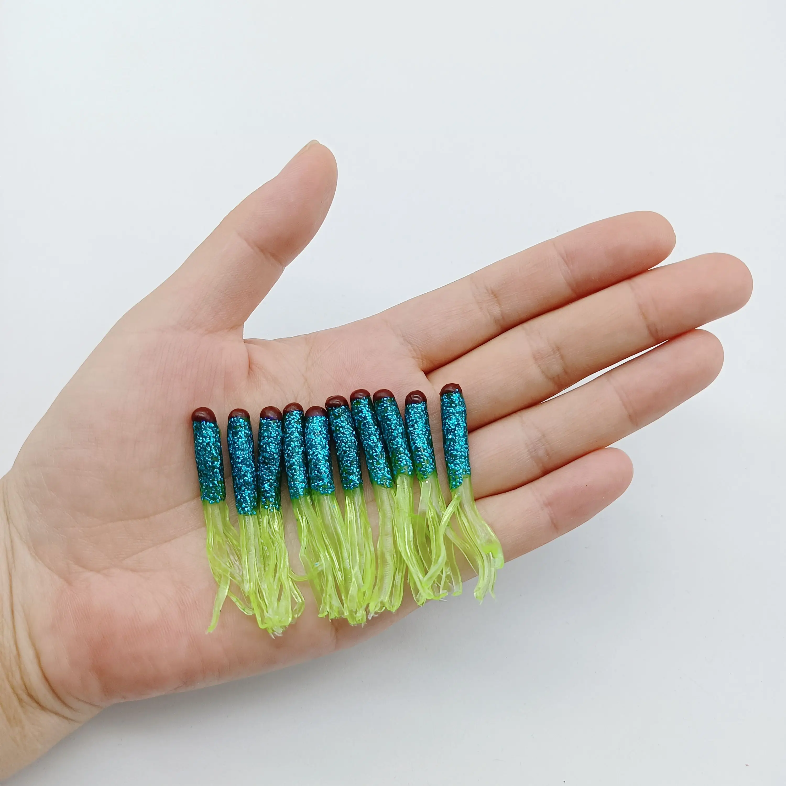 DUODUOYU 20PCS Small Soft Worm Fishing Lure 4.5cm Squid Tube Pesca Isca Fishing Lure Bass Artificial Bait Fishing Accessories