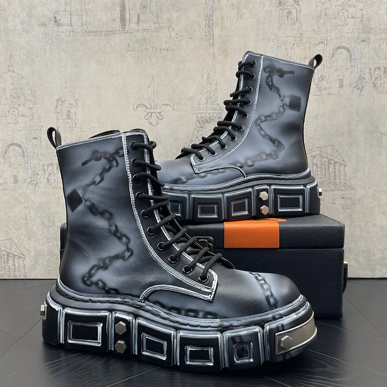 الخريف والشتاء جديد الرجال الكتابة على الجدران سلسلة النمط الإقليمي فاسق سميكة القاع زيادة المتخصصة الرجعية اللون تلميع الاتجاه الأحذية