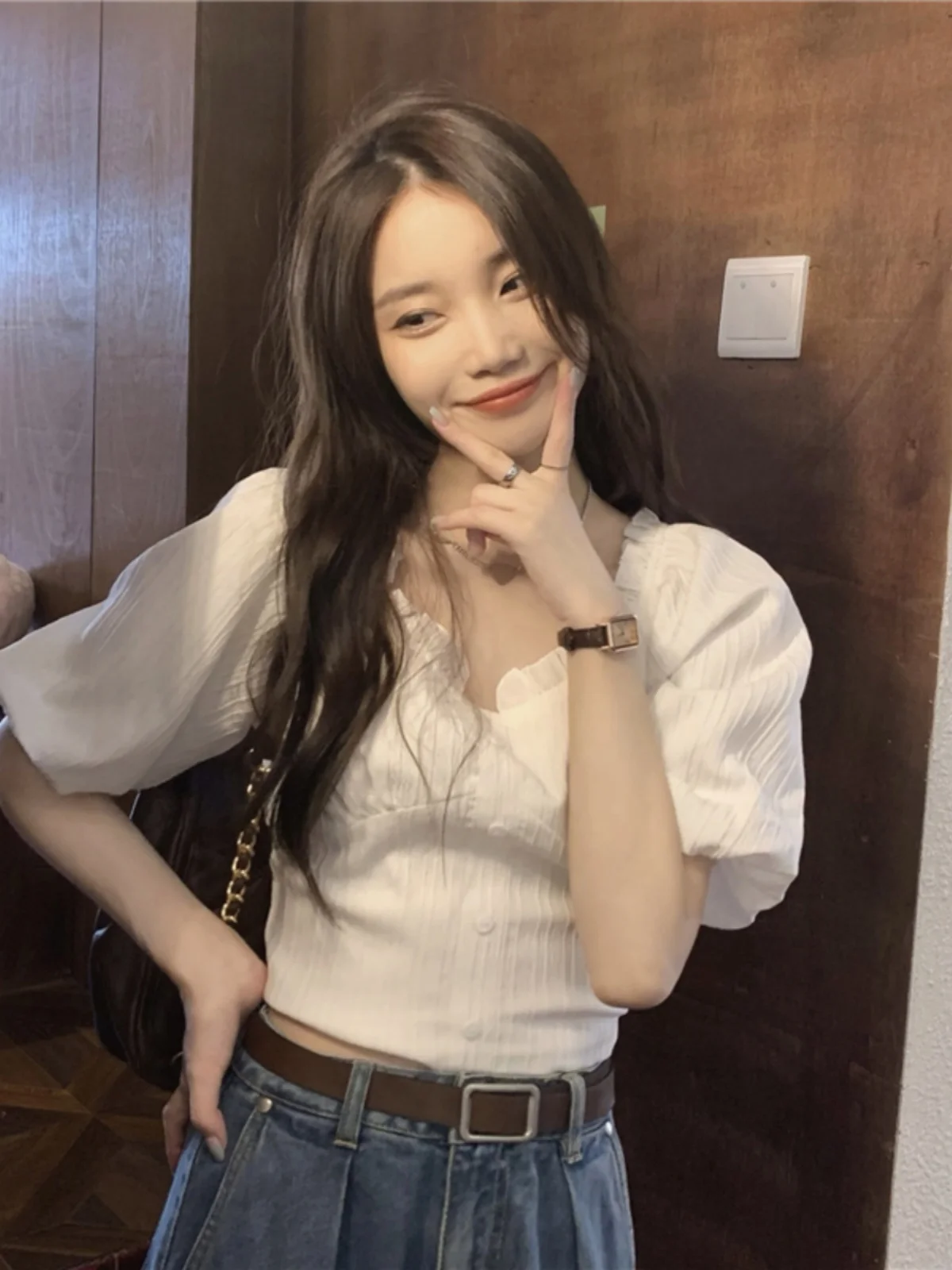 シックなショートショルダーバブルスリーブシャツ女性の甘い優しい夏のデザインスクエアカラーファッショナブルな韓国スタイルブラウス