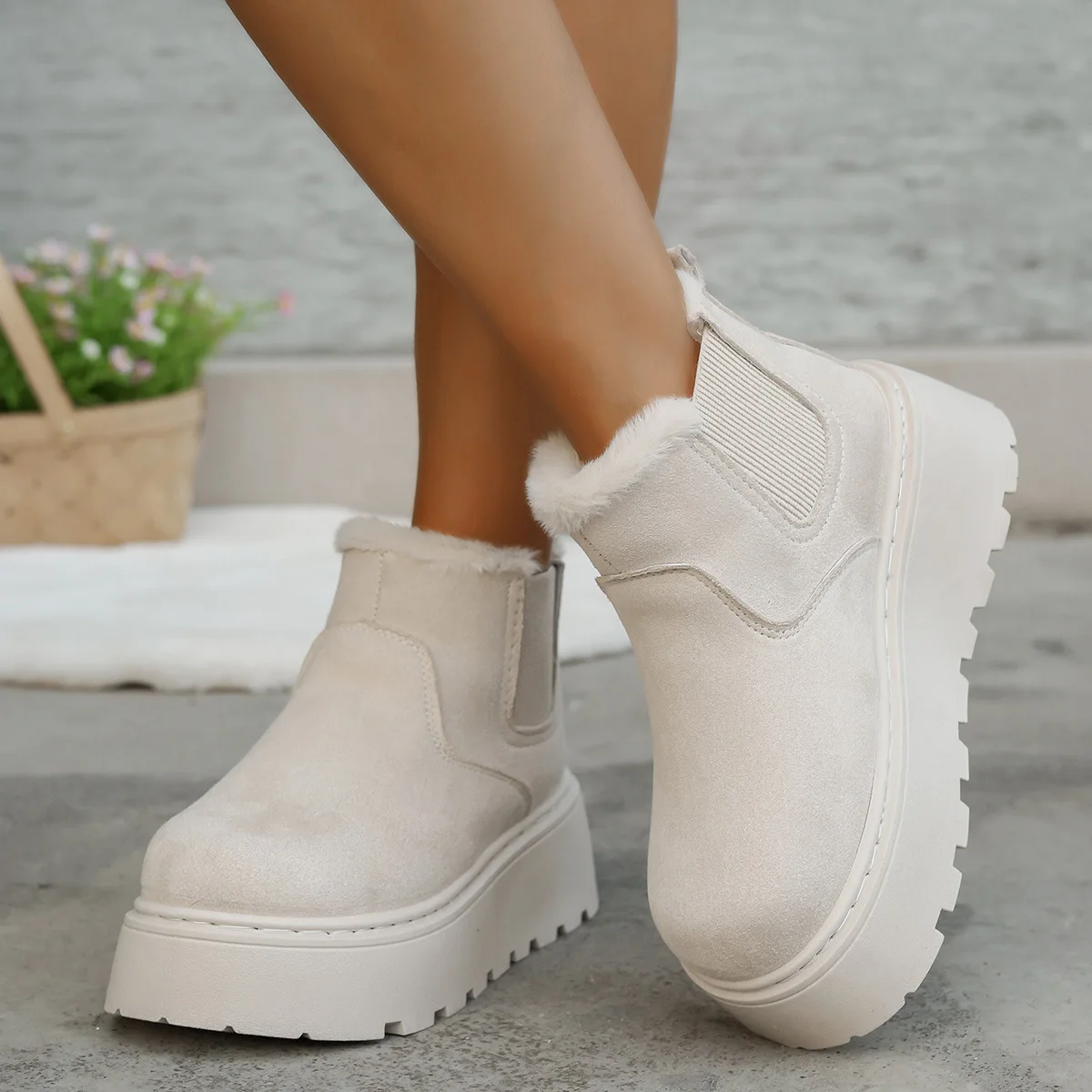 

Large-Sized Fleece Short-Top Snow Boots for Women Thick-Soled Wedge Heels Elastic Closure Autumn 2025 Collection
