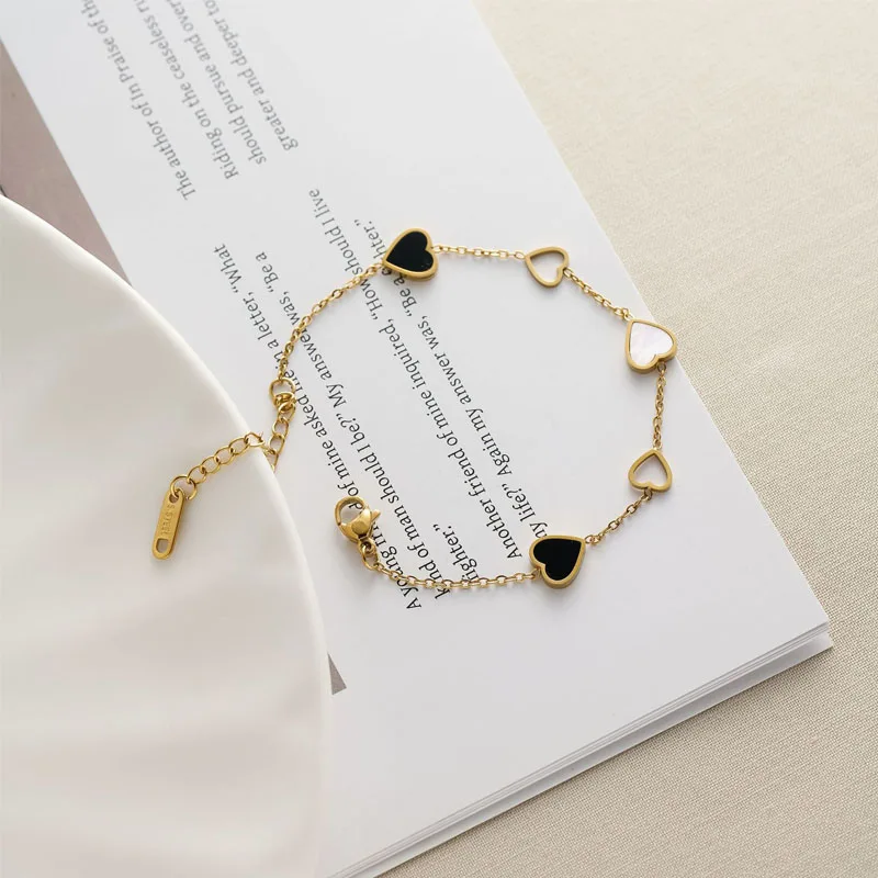 Edelstahl-Armband mit 5-Blatt-Kleeblatt-Anhänger für Damen, modisches, hohles Handketten-Armband, Schmuck, Partygeschenk – Detail 3