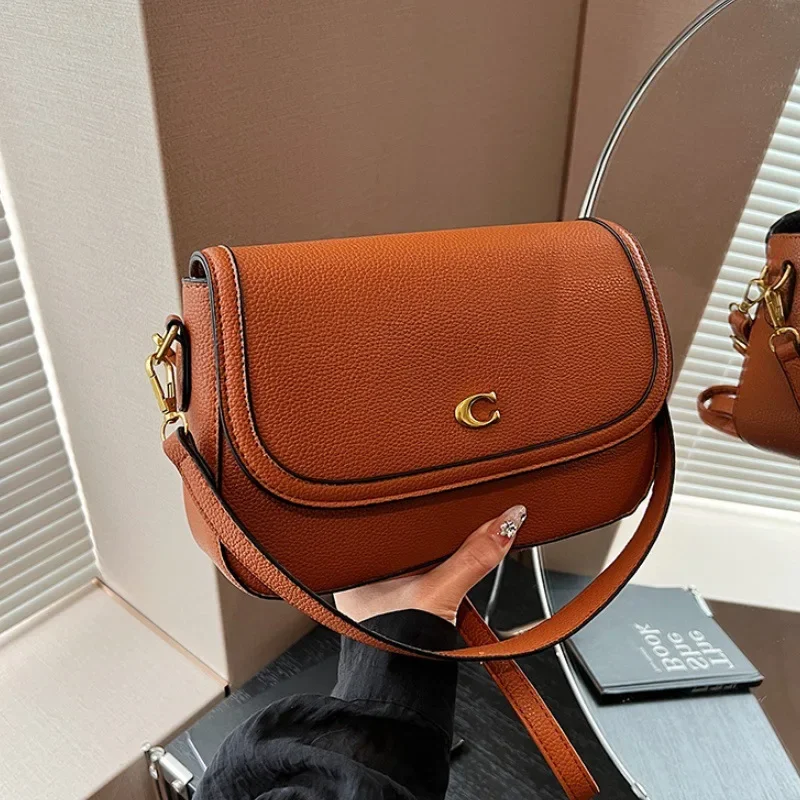 2025 New High-end Women's Shoulder Messenger Bags: Exuding Temperament, Versatile Retro Flip Small Square Designs
