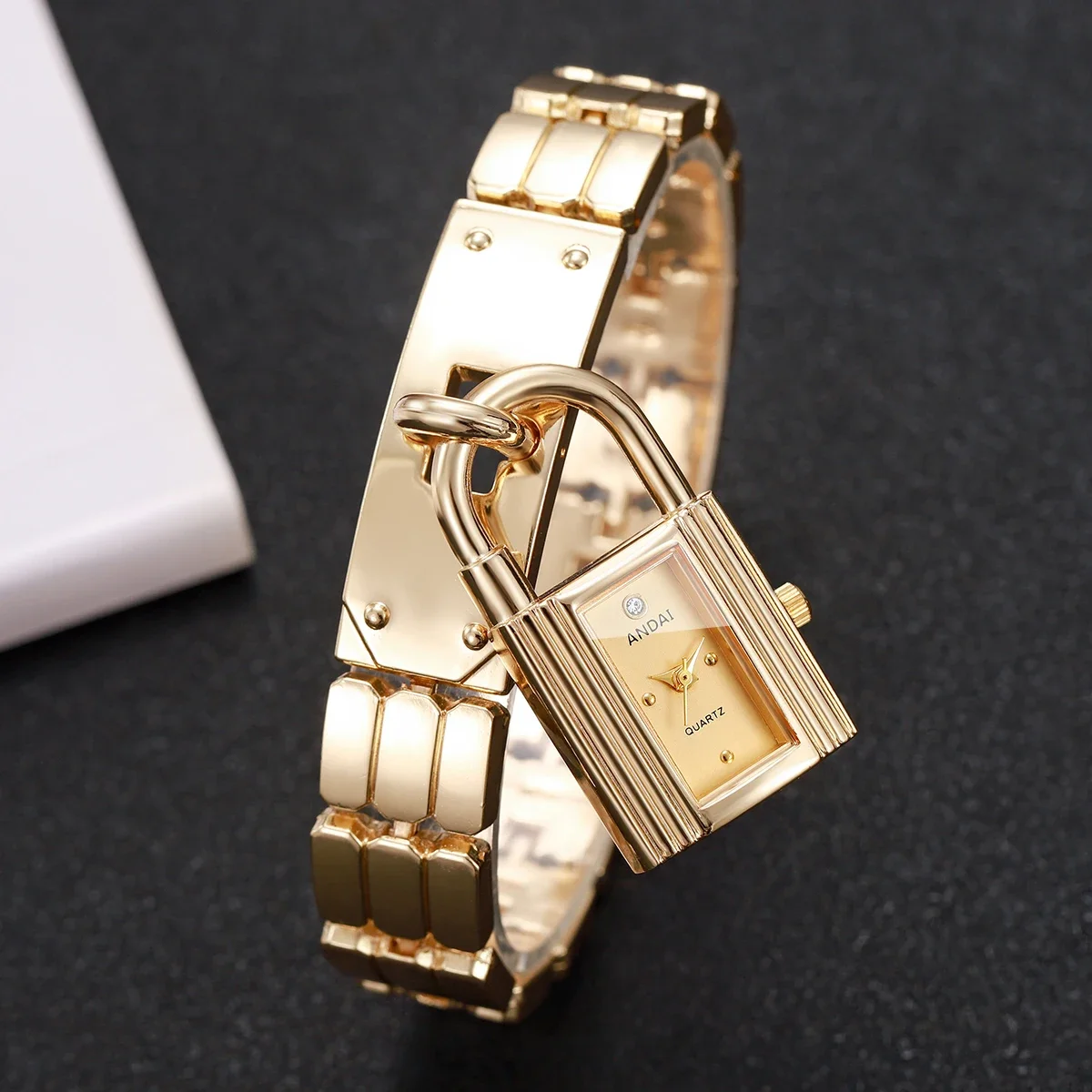 Modische Damenuhr mit Schlossanhänger, Quarzwerk, goldenes Armband, Damen-Armbanduhr, Relogio Feminino (ohne Box) – Detail 17