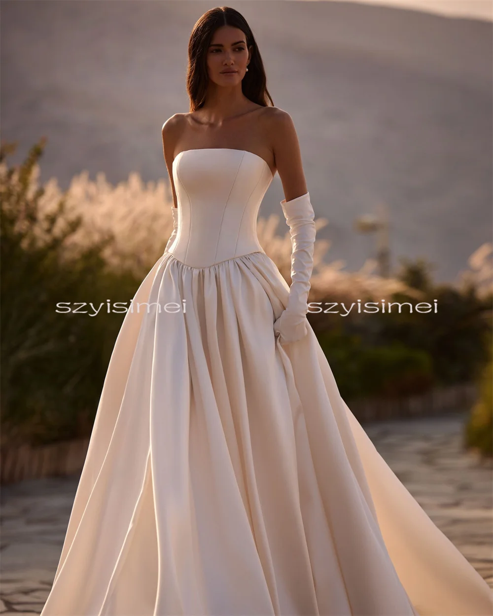 Elegant Satin Wedding Dresses A-Line Strapless Pleated Fairy Bride Prom Gown 2025 Back Corset Bridal Gowns Vintage Customized