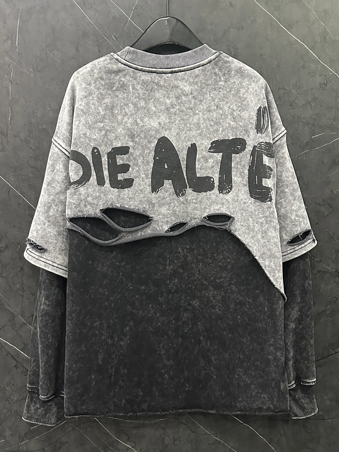 2025 Autumn Heavy Industry Distressed Fake Two-Piece Cartoon Crew Neck Sweatshirt for Women Loose Casual Fashion Versatile Top