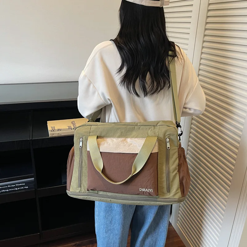 

Large-Capacity Waterproof Travel Bag - Lightweight Expandable, Handheld/Crossbody, Unisex for Gym/Short Trips/Business