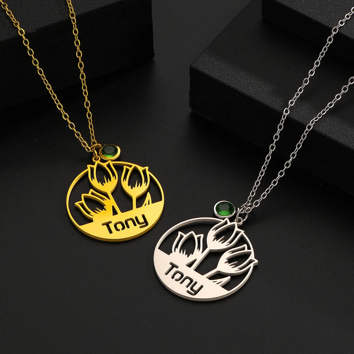 

Круглое ожерелье с подвеской в виде золотой лилии по индивидуальному заказу для женщин и мужчин, ювелирные изделия из нержавеющей стали, персонализированные ожерелья, подарок