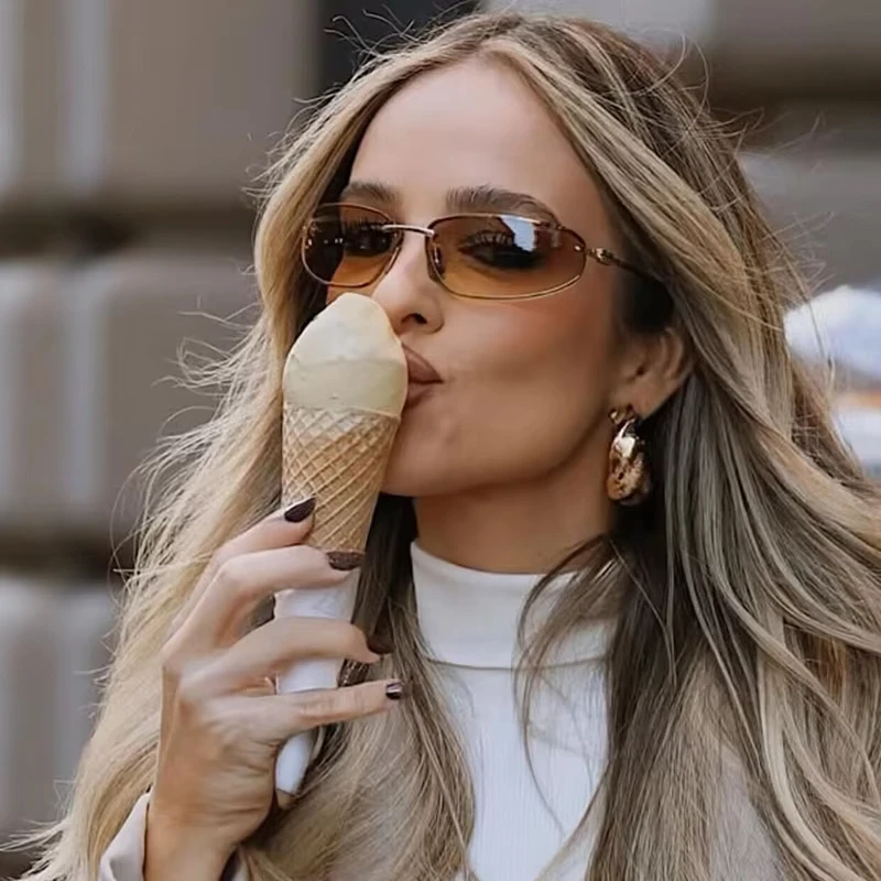 البيضاوي فرملس Y2K النظارات الشمسية الفاخرة العلامة التجارية تصميم الراقية التصميم فاسق النظارات الشمسية في الهواء الطلق الرجعية شخصية النظارات الشمسية النساء