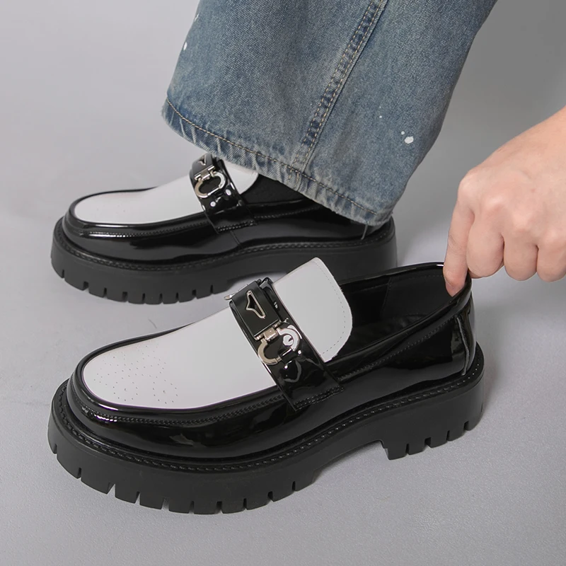 2026 Luxury Korea Style Thick Sole Men's Patent Leather Casual Shoes for Men Penny Loafers Outdoor Moccasins Groom Wedding Shoes