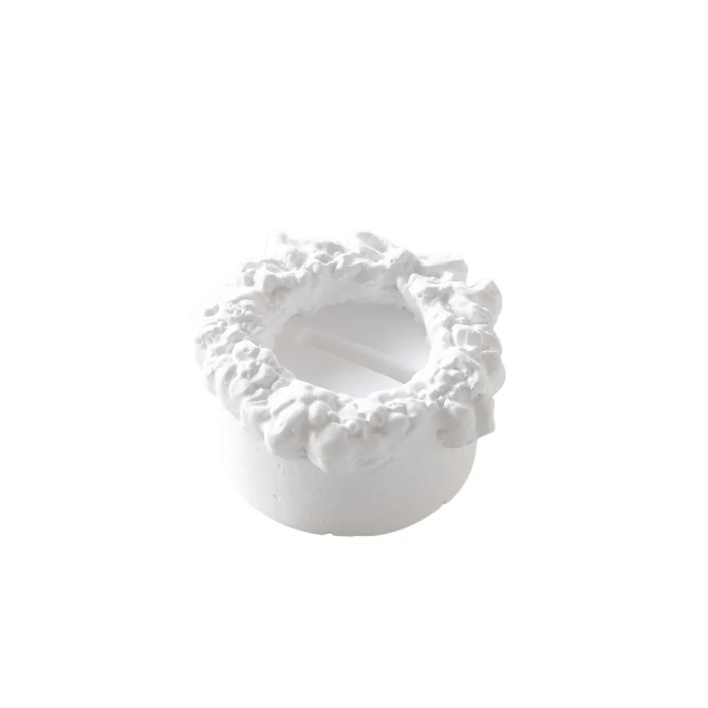 Vintage Cake Shape Ring Stand Exquisite White Gypsum Plaster Ring Holder European Style Home Ornaments Ring Display Rack