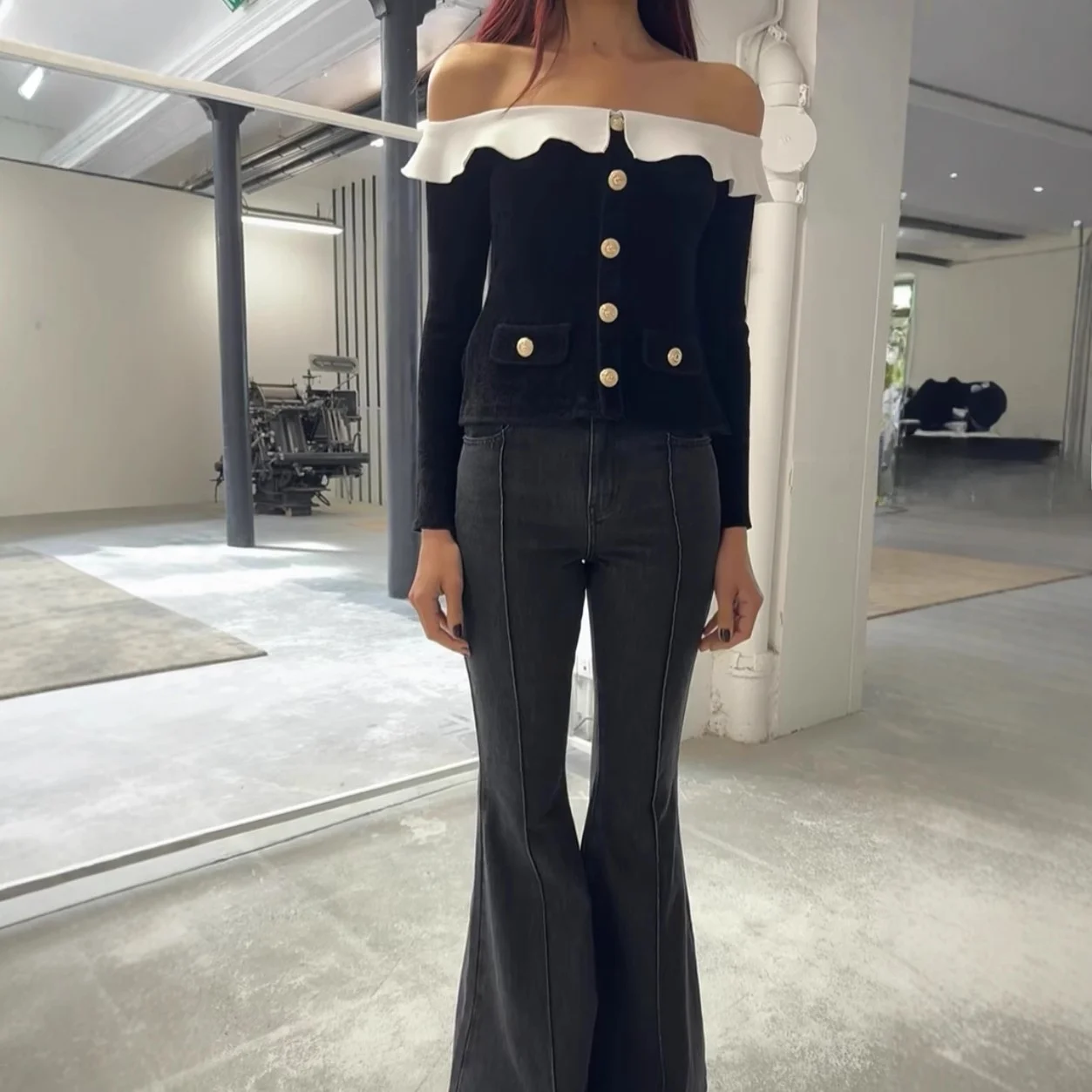 

Ele Long Sve One oulder Top High-End Version Bla And White Colion Lace Trim European Sle Women's Knitted Sweater