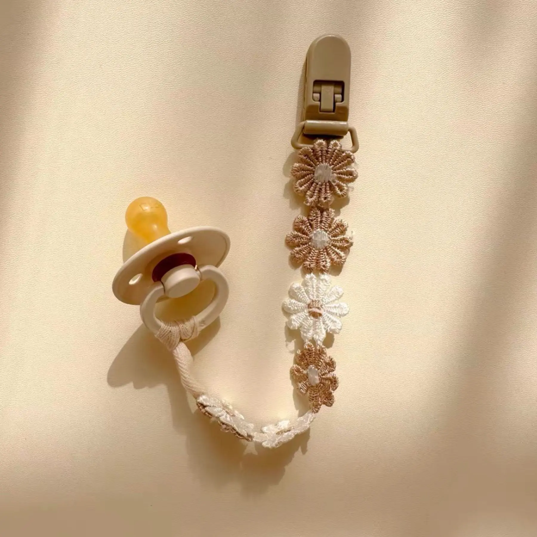 Fabric Daisy Baby Pacifier Chain Pacifier Strap Dummy Holder Clip for Teething Nursing Chewing Toys Newborn Nursing Accssories