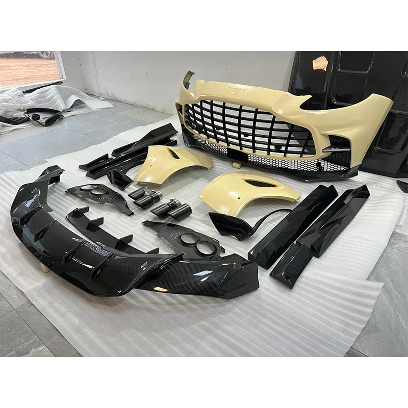 مادة ألياف الكربون الجافة لأستون مارتن DBX ترقية 707 نمط طقم الجسم المصد الأمامي التنانير الجانبية الناشر الخلفي الجناح العلوي
