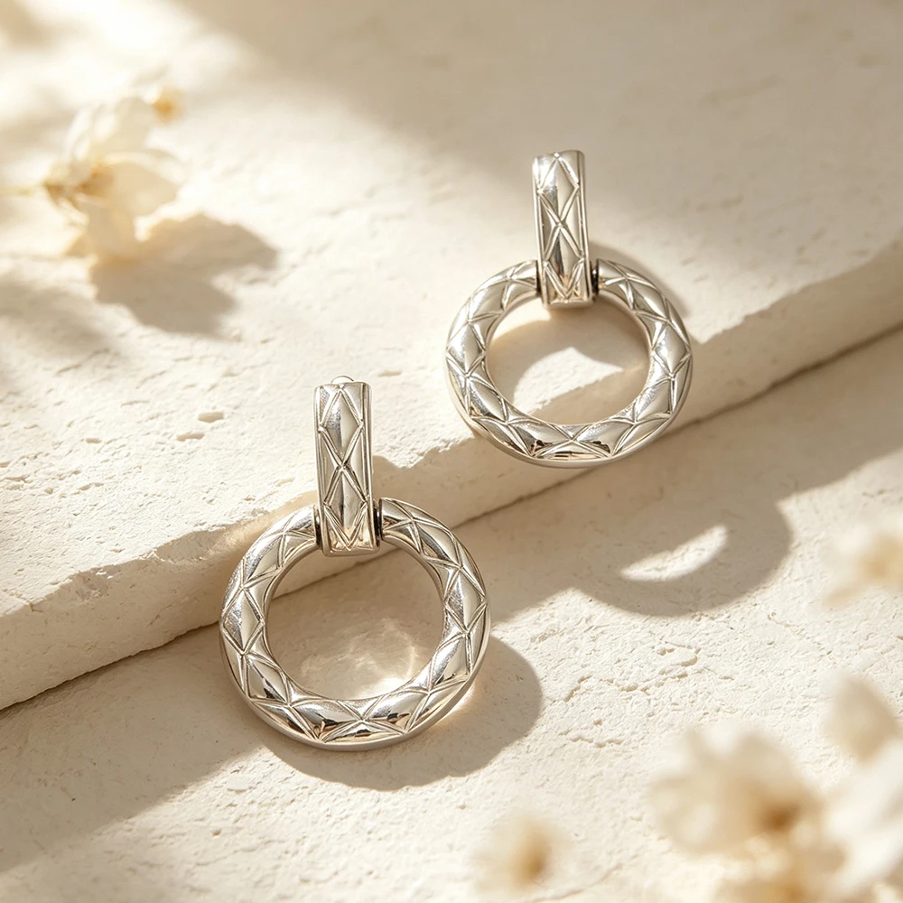 Rhombus Pattern Embossed Double Ring Pendant Earrings, Bright Silver Double-Layered Circular Metal Ear Clips, Everyday Style Accessories