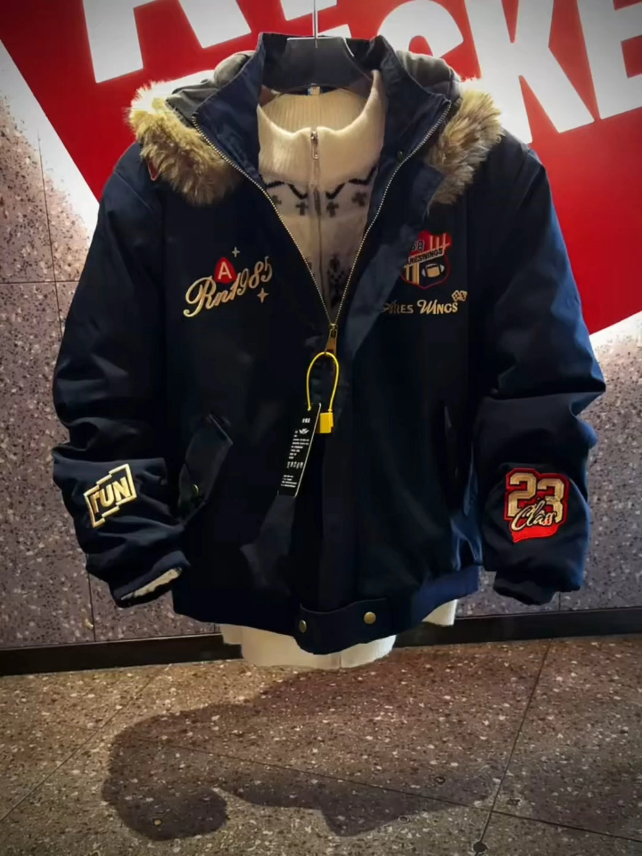 

Blue Embroidered Collar Cotton Jaet Men Winter Hooded Parka ort American Workwear Sle Youth Faion Warm Thiened