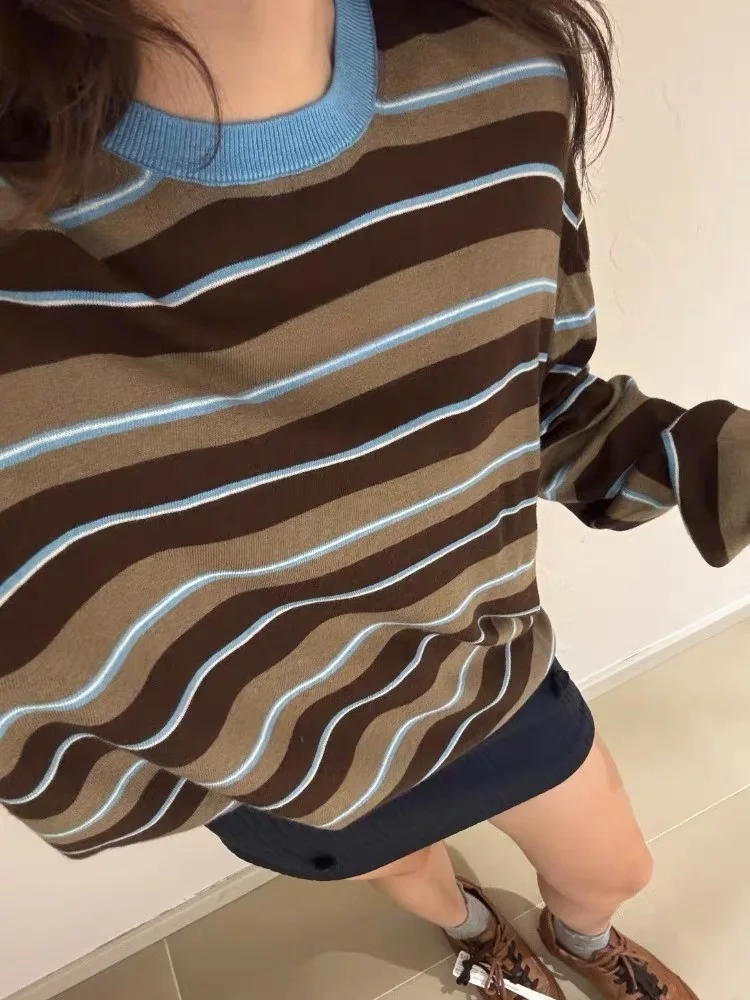تي شيرت فضفاض مناسب مستدير Ne Long Sve تي شيرت نسائي للخريف كاجوال مريح بالإضافة إلى حجم علوي بنمط شريطي القهوة