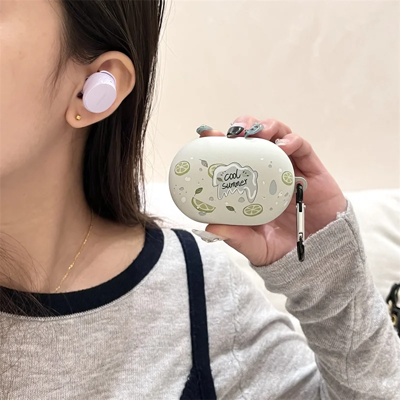 حافظة وسادات الأذن لهاتف Bose New QuietComfort (إصدار 2024)، غطاء سماعة رأس بتصميم لطيف لهاتف Bose QuietComfort مع حلقة تسلق