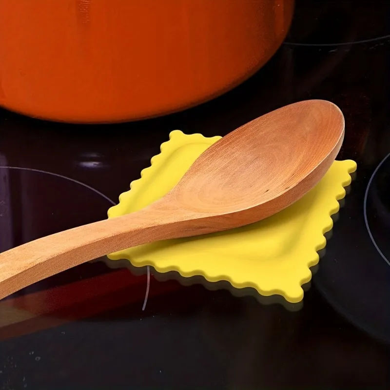 Cartoon Biscuit-Shaped Soup Spoon Rest - Heat Insulating and Anti-Scalding Mat for Kitchen Gadgets for Restaurant Kitchen