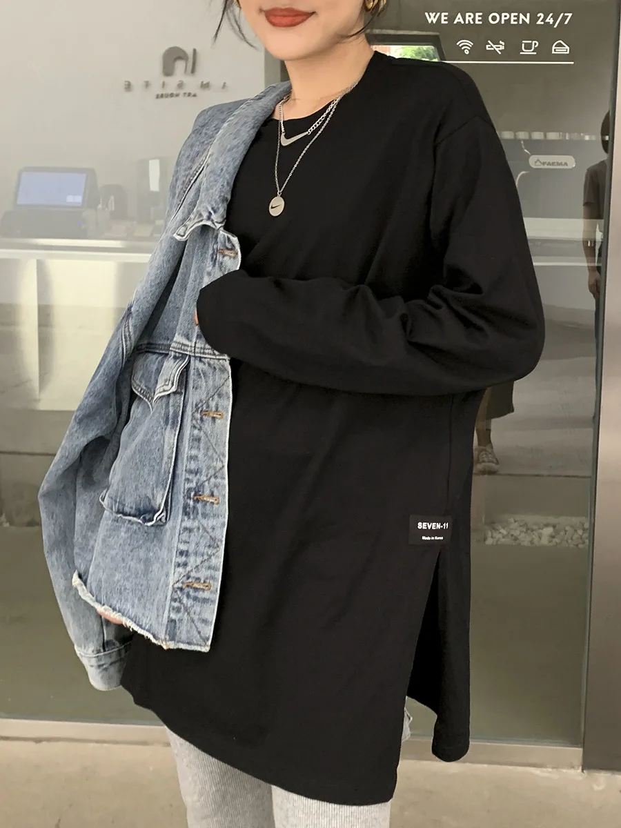 Damen-T-Shirt im koreanischen Stil, mit Rundhalsausschnitt, langen Ärmeln, lockerer Passform, mittellanger Länge, seitlichem Schlitz, Basic-Design, Oversize-Schnitt, lässiges, schlichtes Oberteil, ideal als Unterhemd. – Detail 10