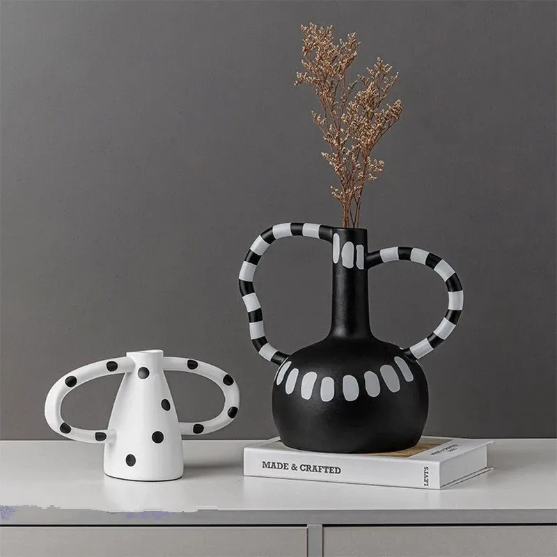 

European Black and White Spotted Vase Flower Arrangement Dried Desktop Decoration Special-shaped Ceramic Home Decor