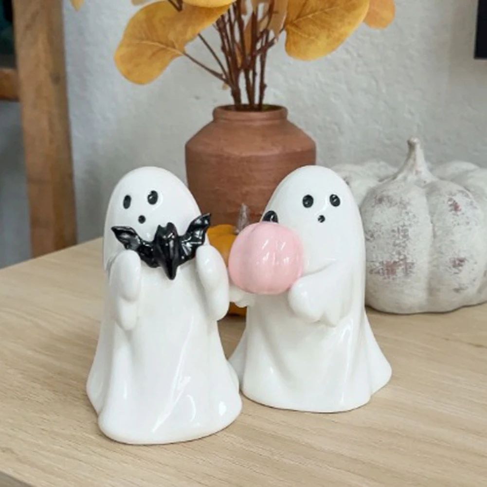 Cute Ghost Hold Pumpkin Statue Resin Halloween Standing Ghost Tabletop Decor Ornament Halloween Home Office Decor Kids Gift Prop