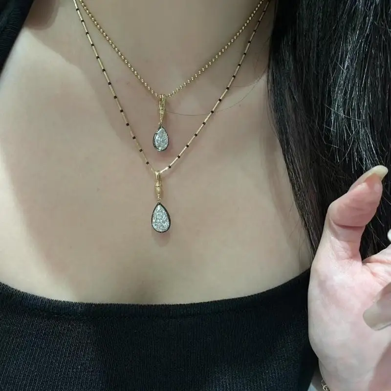 Damen-Halskette mit geometrischem weißem Zirkon-Anhänger, Perlenkette, goldfarben plattierter Edelstahl, einfacher Alltagsschmuck, Geschenk – Detail 19