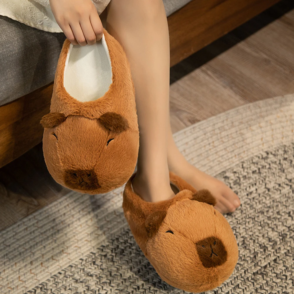 Women Plush Capybara Slippers Anti-Skid Capybara Animal Slippers Comfortable Cartoon Capybara Slippers Outdoor Winter Slippers