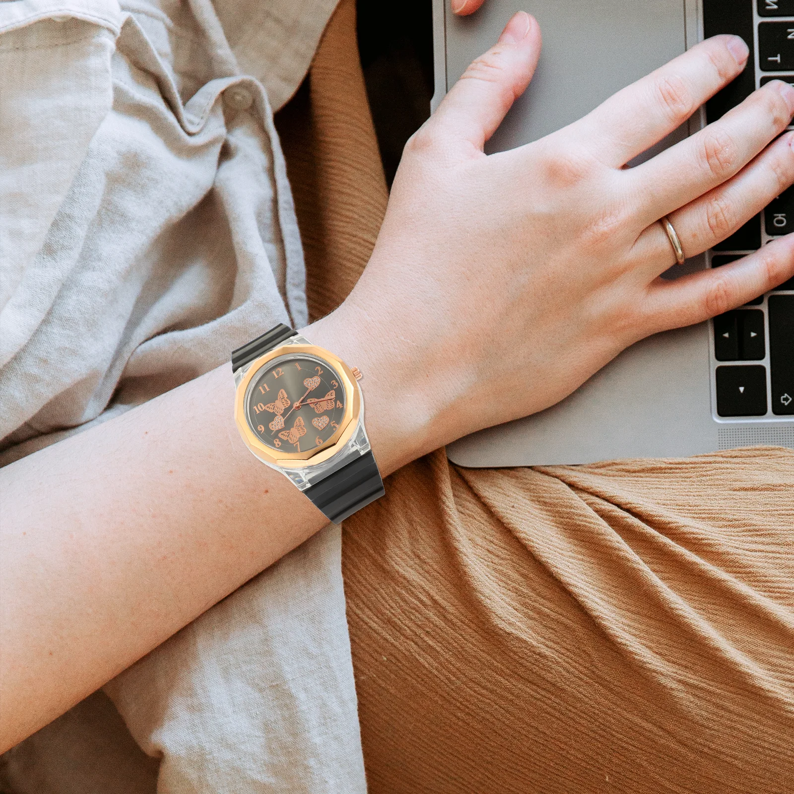 Кварцевые часы для женщин, стильные полые цифровые женские часы, модные женские наручные часы, силиконовые B, подарок