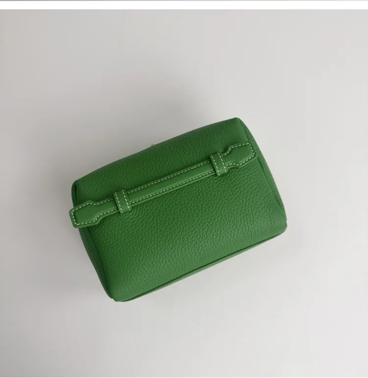 FANAN DesignerStyle Genuine Leather Cosmetic Bag for Women Portable Makeup Pouch Travel Organizer for Phone Toiletries Women Bag