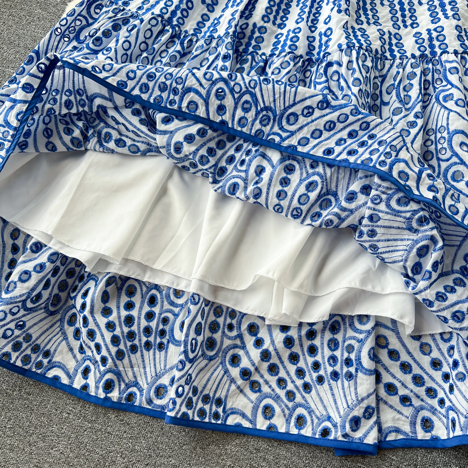 エレガントなオフショルダー、透かし彫り刺繍ドレス、レディーススリムハイウエストホリデースカート、Aラインロングドレス、春夏