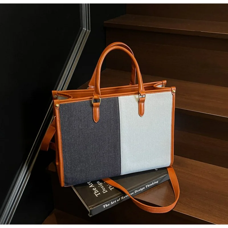 

Women's Crossbody-Bag Made Of Flower-Patterned Leather Boasting Casual Vintage And Paris High-End Chic Style​