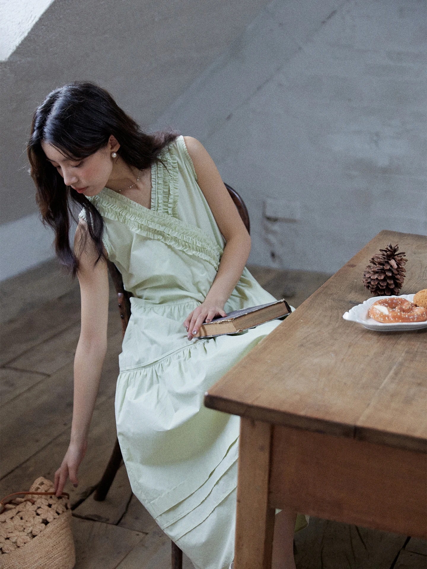 

Летнее женское платье MIXABO во французском стиле, хлопковое, с V-образным вырезом, без рукавов, свободного кроя, с завышенной талией, H-образная юбка, для отпуска