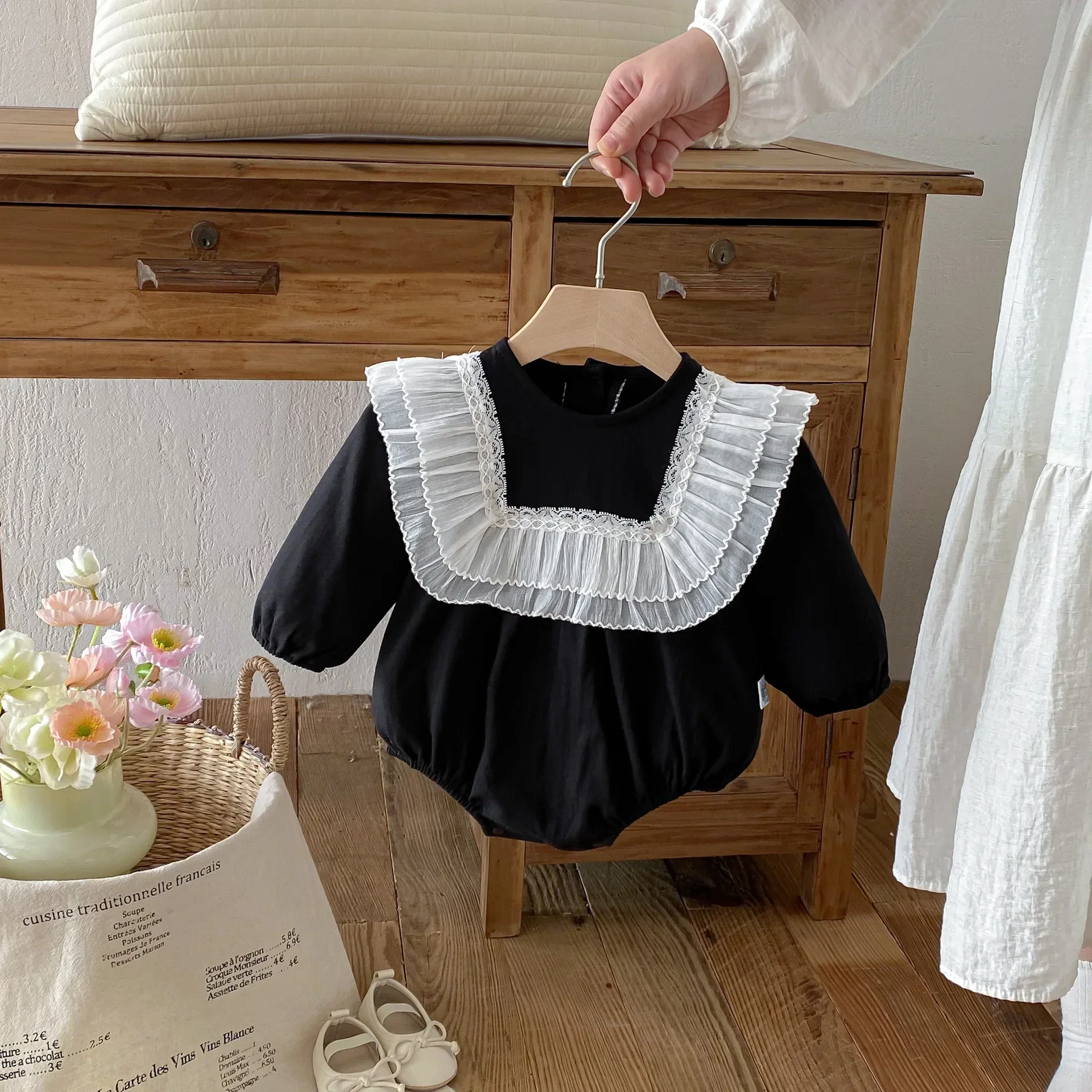 

Newborn Infant Girl Spring Bodysuit Black Long Sleeve Onesie Ruffle Lace Collar Cute 0-2Y Baby Princess Clothes Jumpsuit