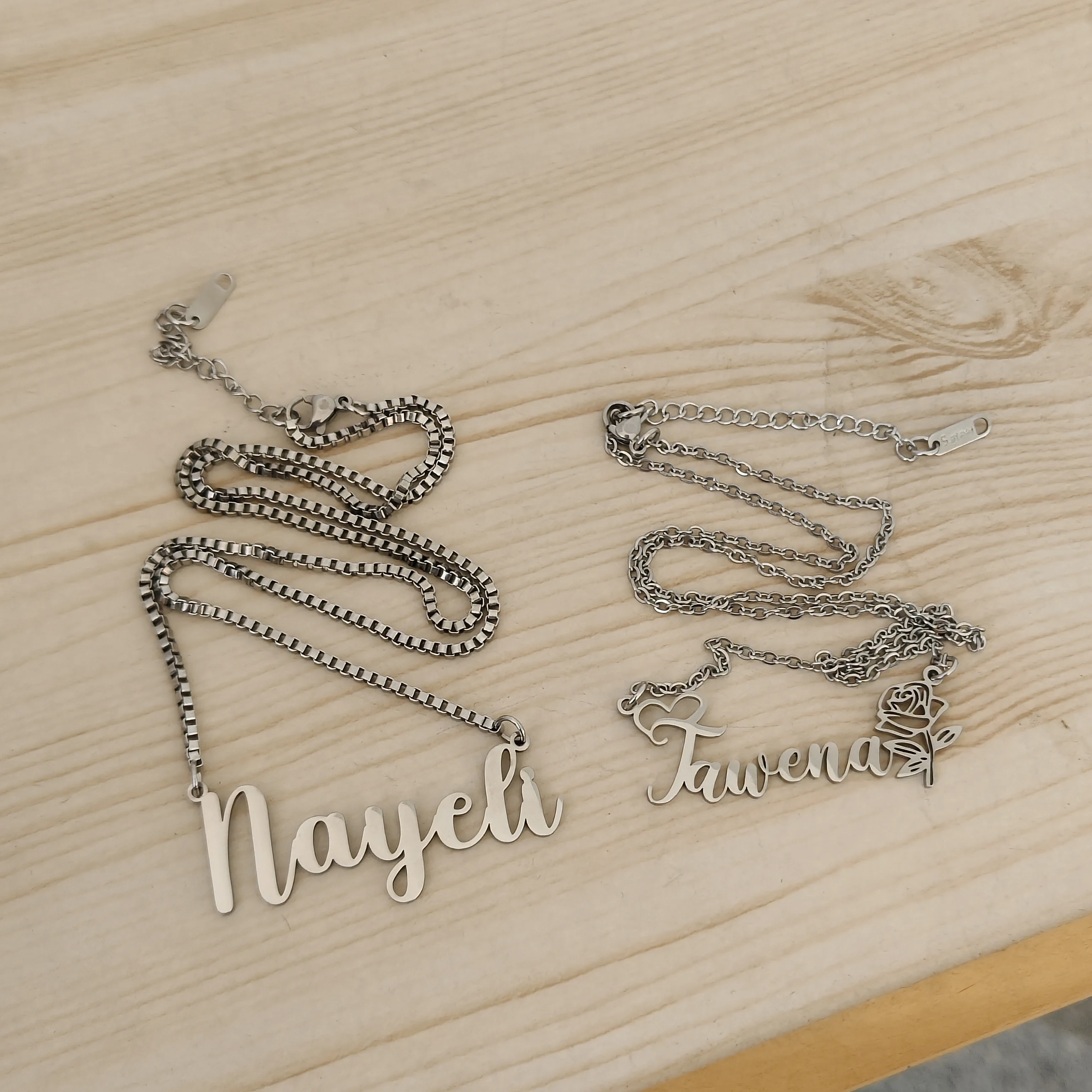 DHQH 2025 vente en gros nom personnalisé collier en argent lettre personnalisée collier en argent cadeau d'anniversaire fabricant ventes directes