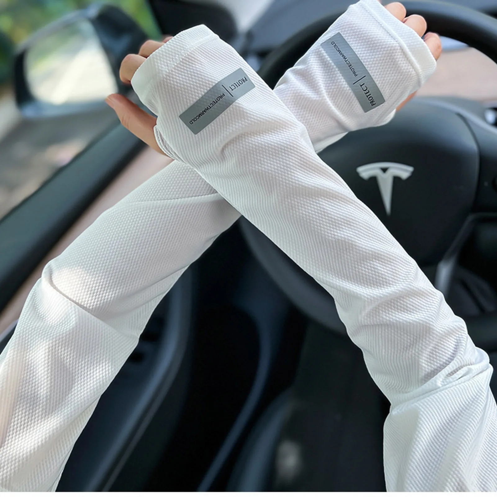 Summer Cooling Arm Sleeves Comfort Loose Fit Cooling Sports Sleeve with Thumb Hole for Men & Women Outdoor